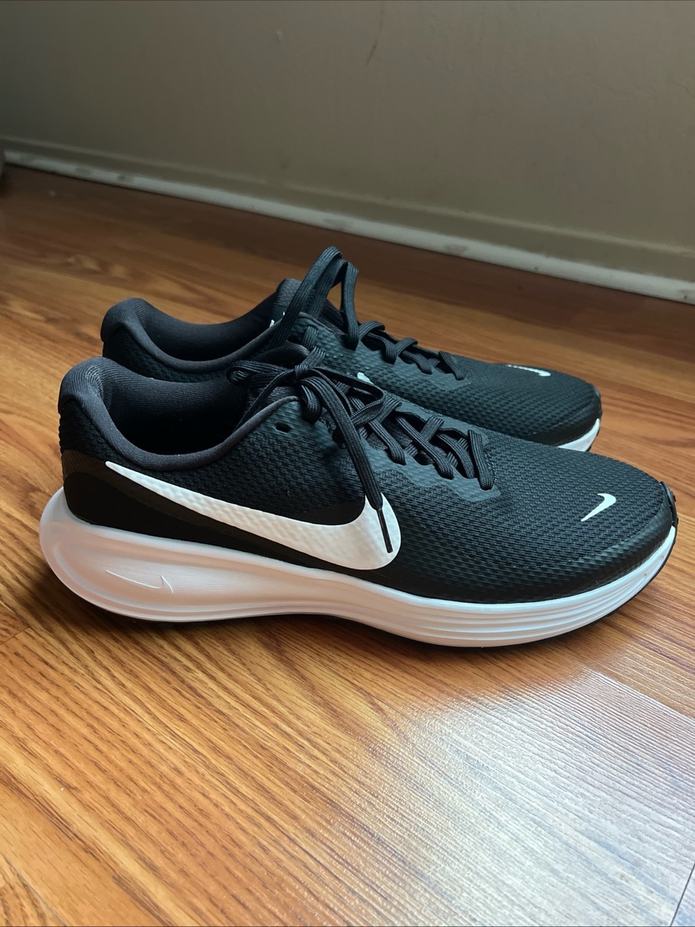 Nike Men’s Black and White Athletic Running Shoes